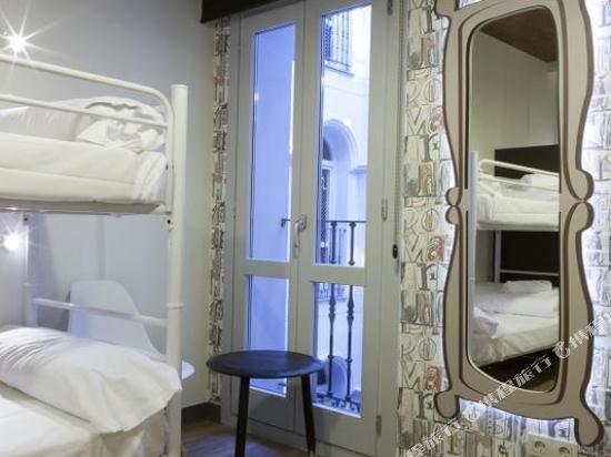 Room007 Chueca Hostel
