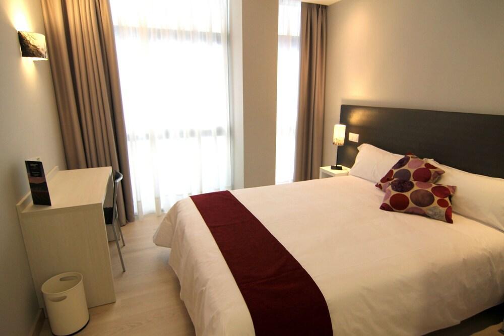 Hostal Aslyp 114