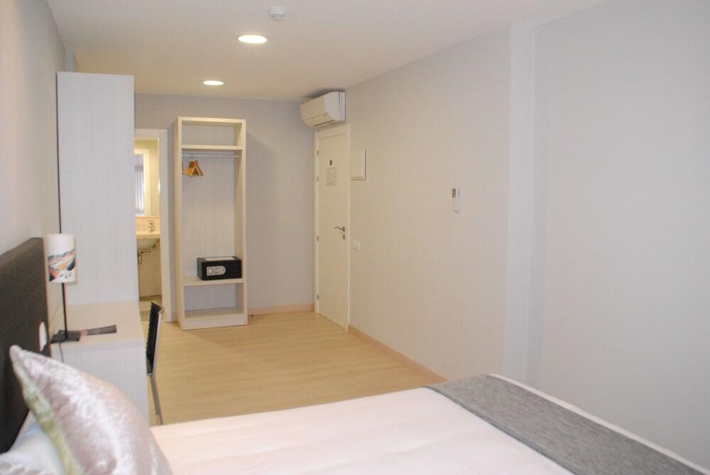 Hostal Aslyp 114