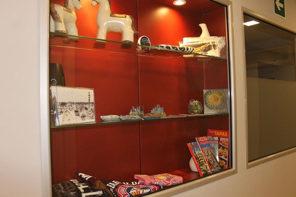 Hostal Aslyp 114