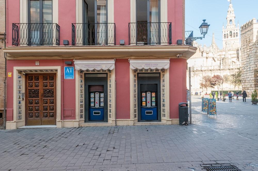 Suites Murillo Alcazar