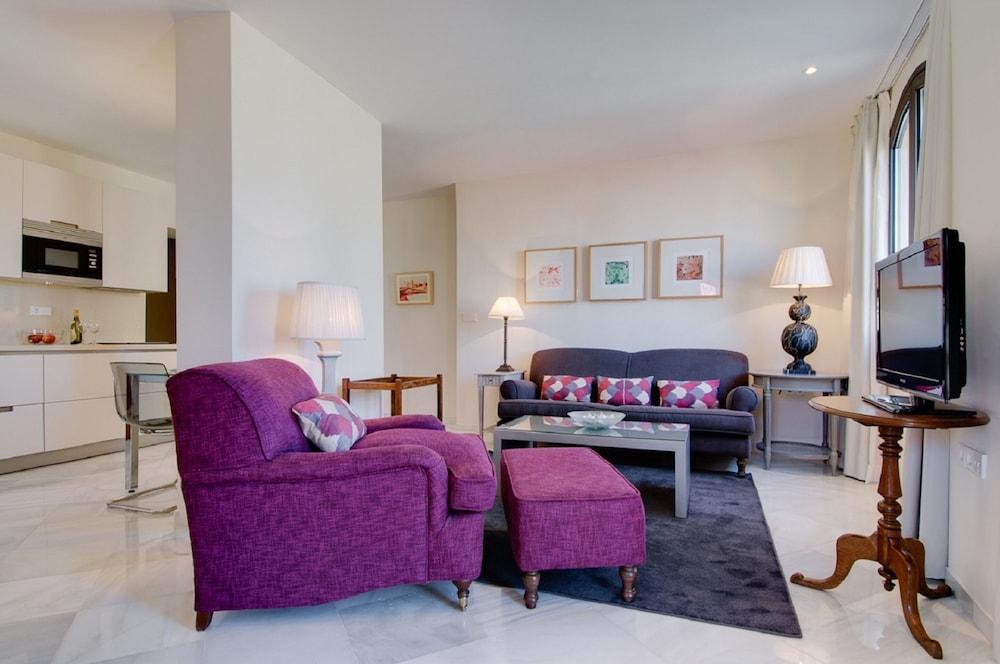 Suites Murillo Alcazar