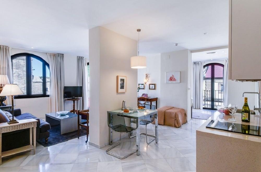 Suites Murillo Alcazar