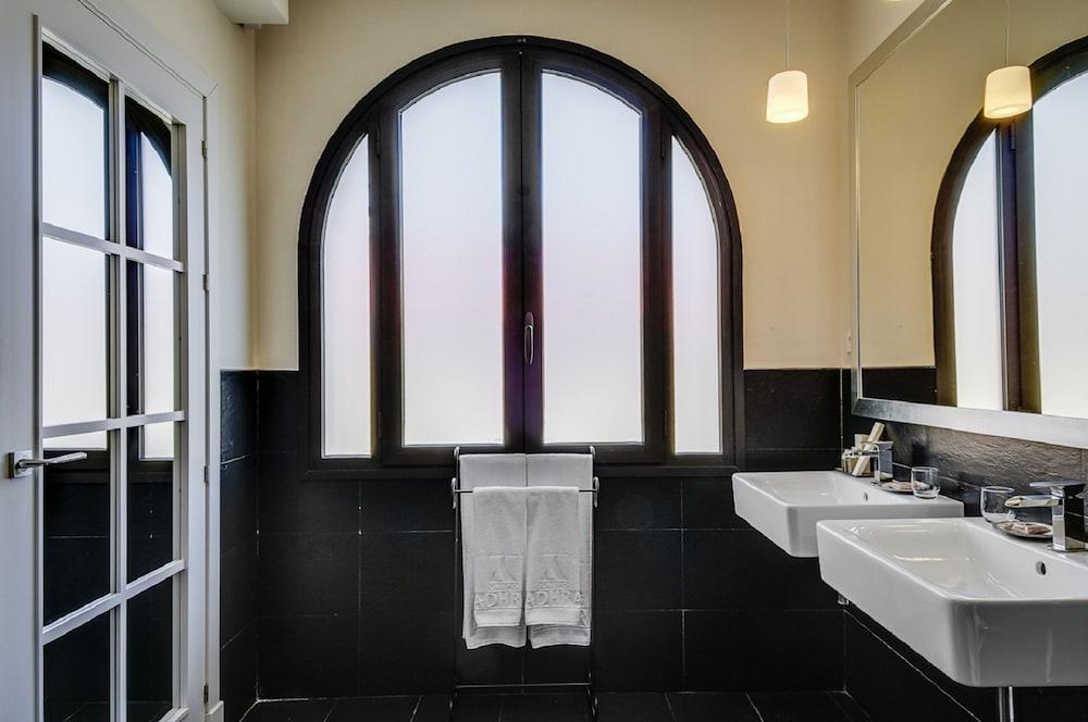 Suites Murillo Alcazar