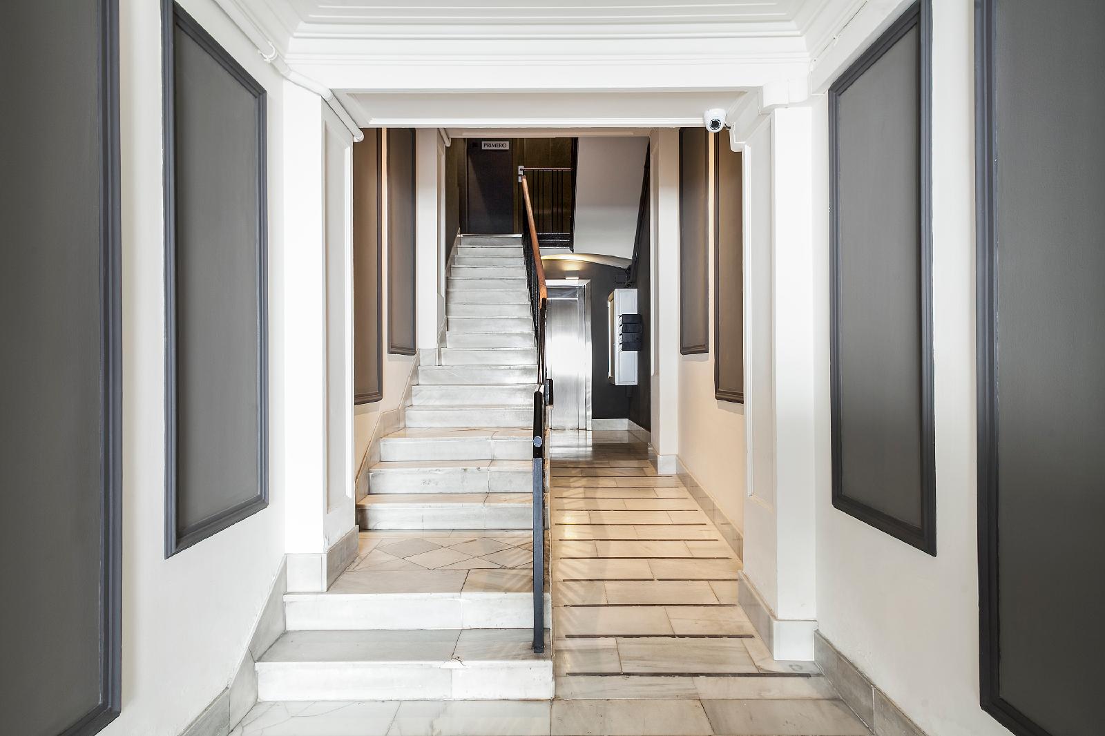 Fira Centric Apartments By Gaiarooms