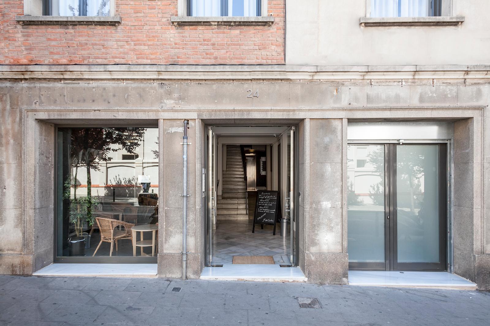 Fira Centric Apartments By Gaiarooms