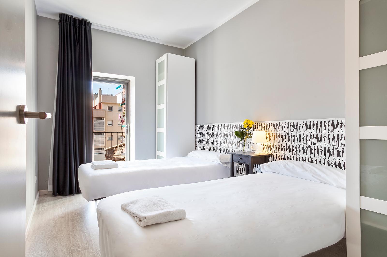 Fira Centric Apartments By Gaiarooms
