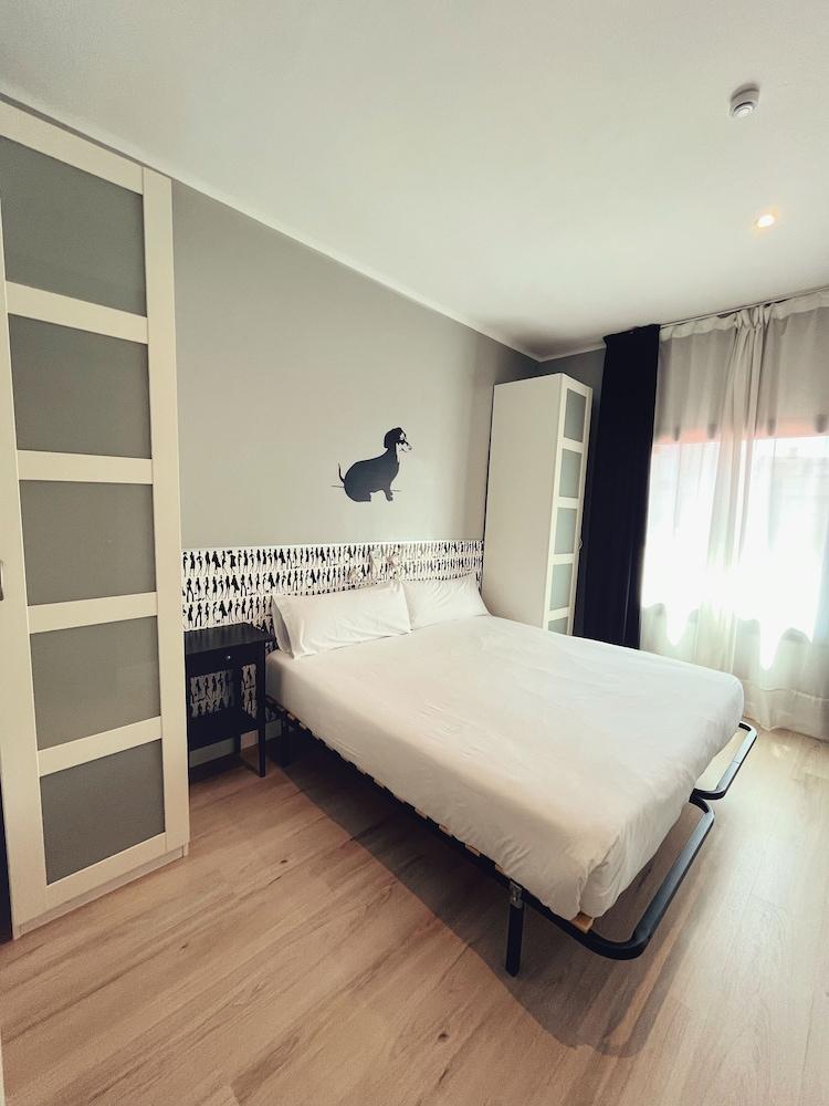 Fira Centric Apartments By Gaiarooms