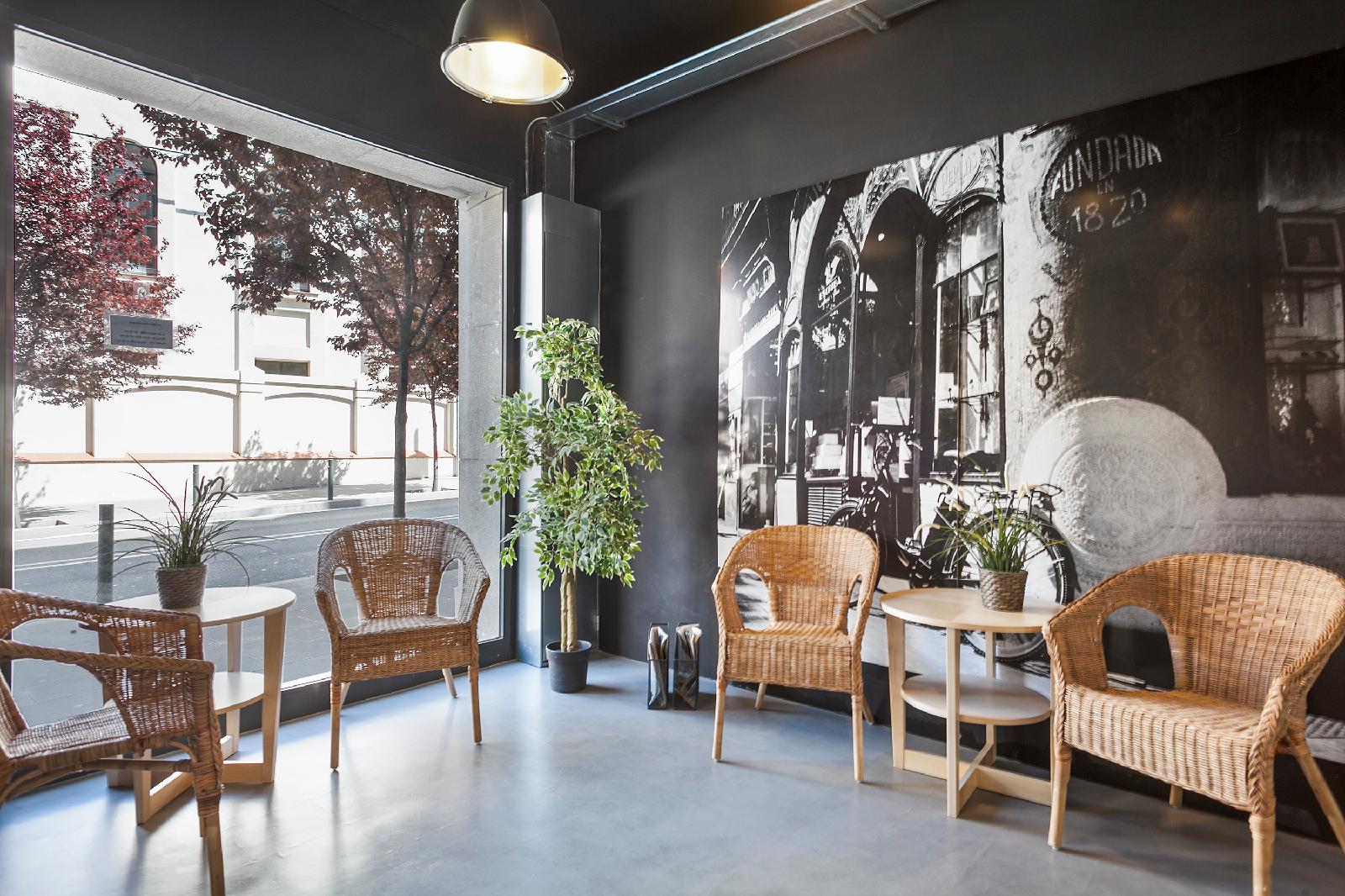 Fira Centric Apartments By Gaiarooms