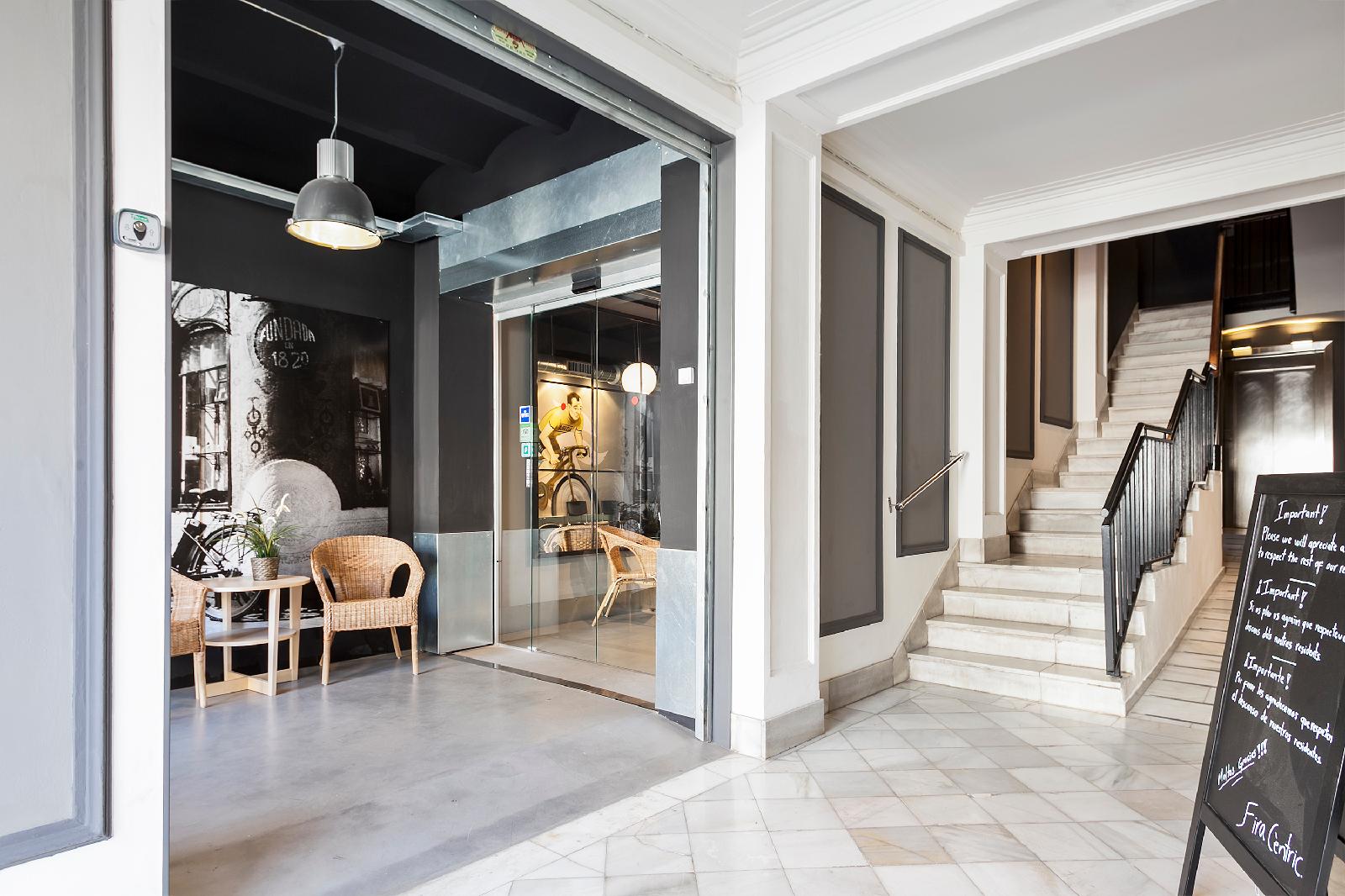 Fira Centric Apartments By Gaiarooms