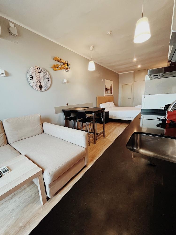 Fira Centric Apartments By Gaiarooms