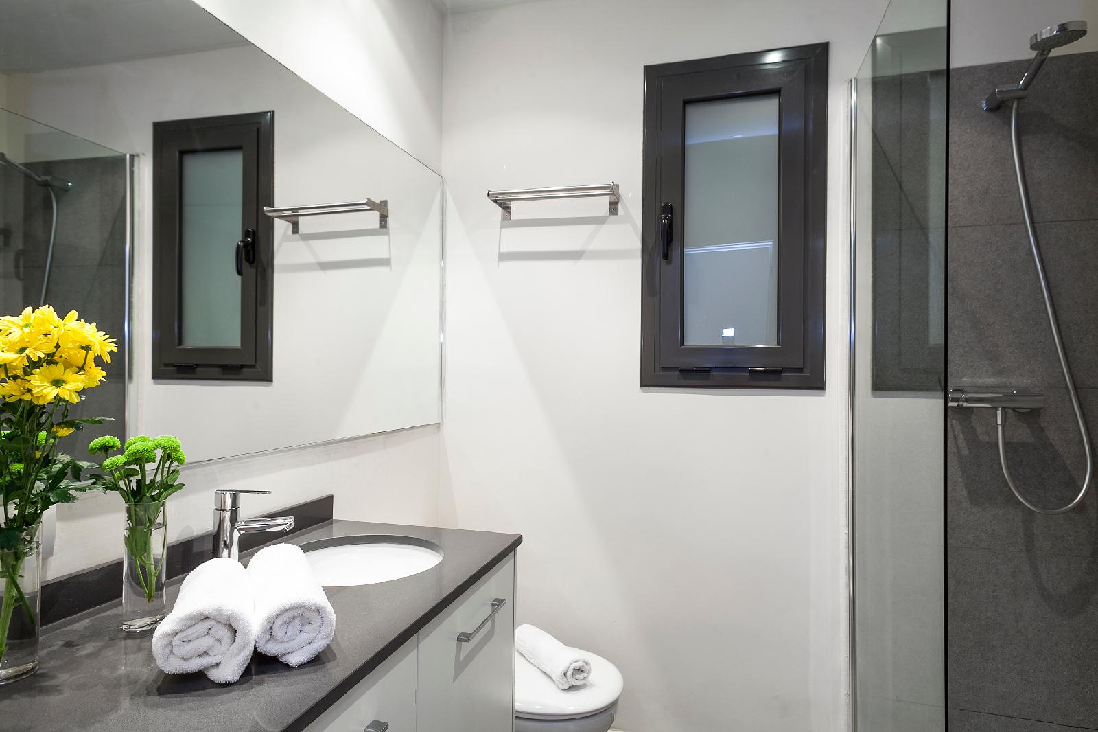 Fira Centric Apartments By Gaiarooms