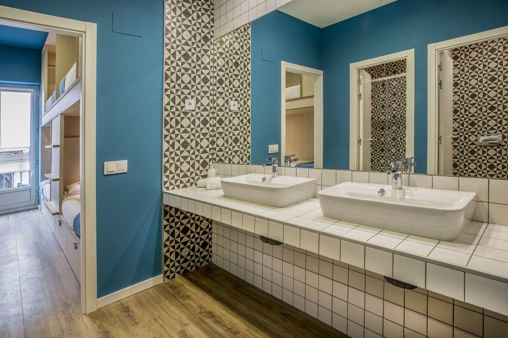 Mola Suites