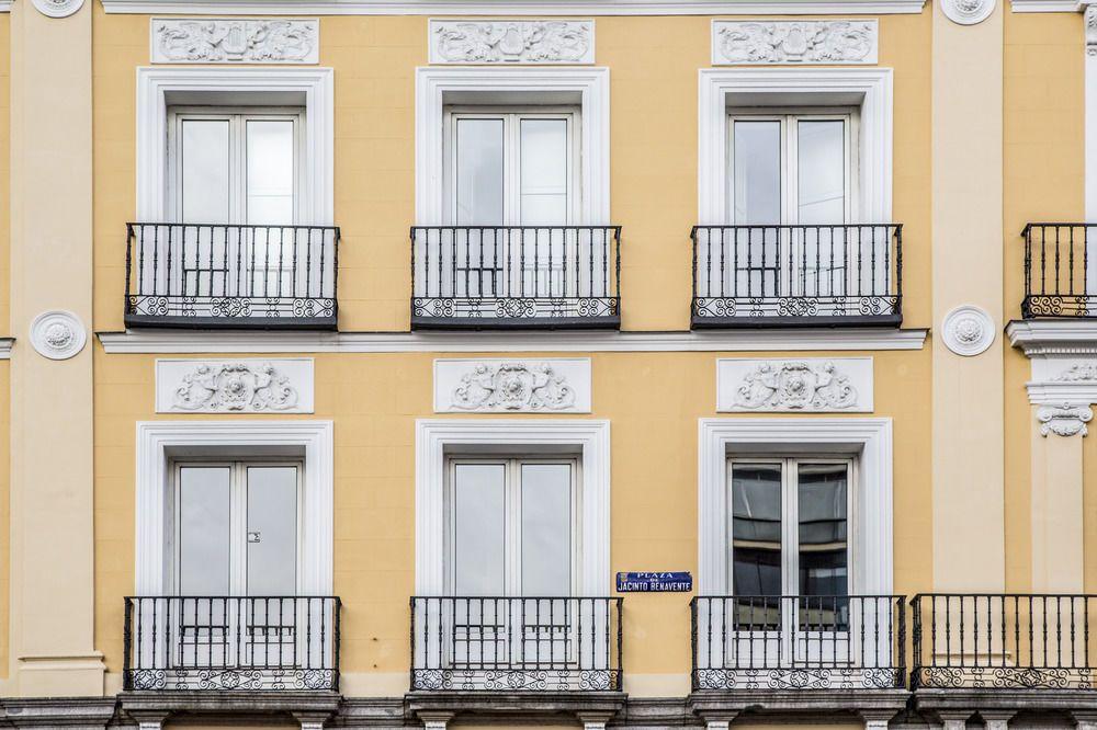 Mola Suites
