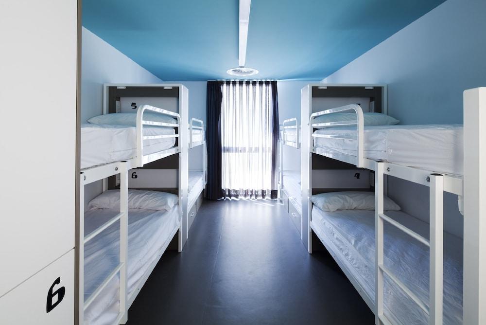 Latroupe Poblenou Beach hostel