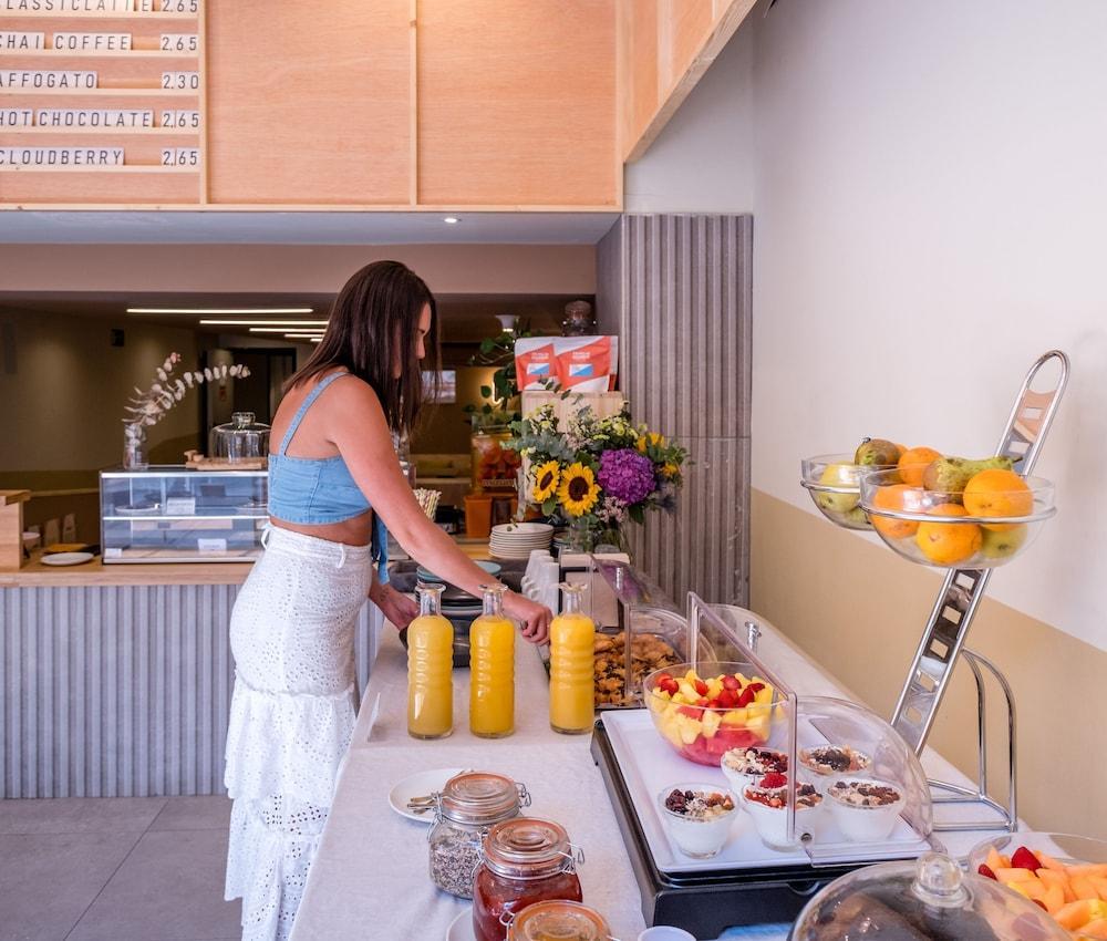 Latroupe Poblenou Beach hostel