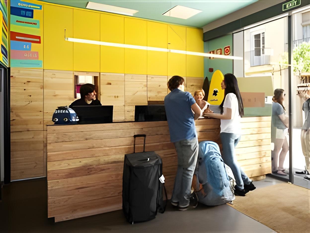 Latroupe Poblenou Beach hostel