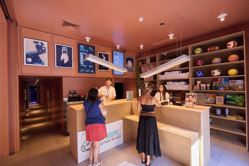 Latroupe Poblenou Beach hostel