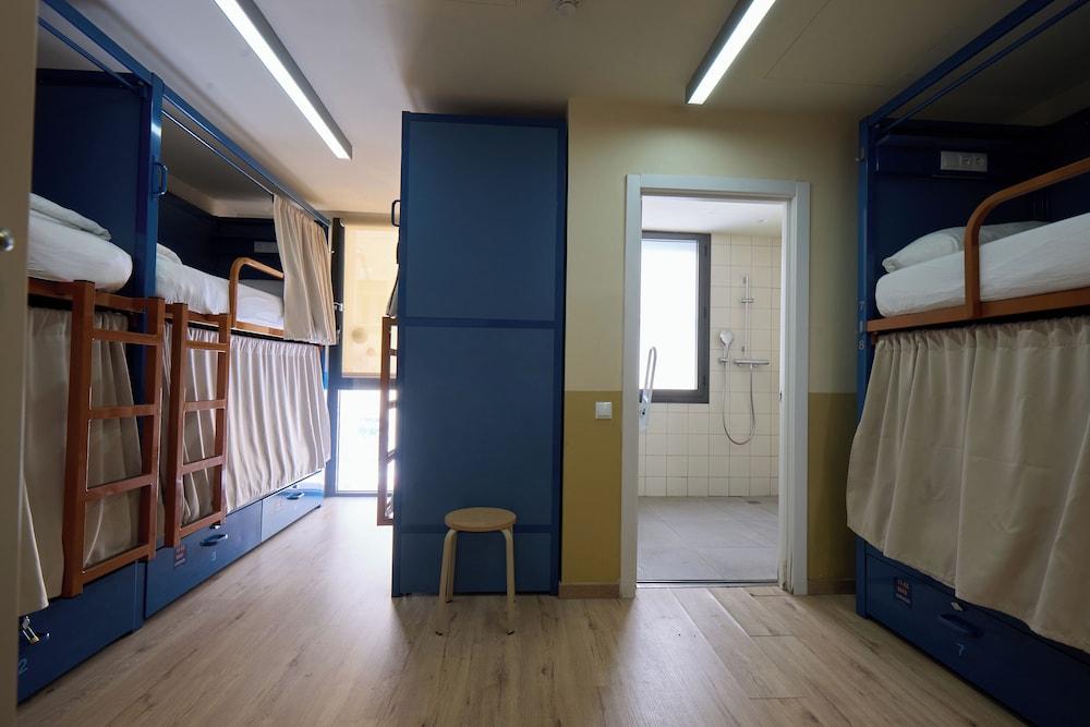 Latroupe Poblenou Beach hostel