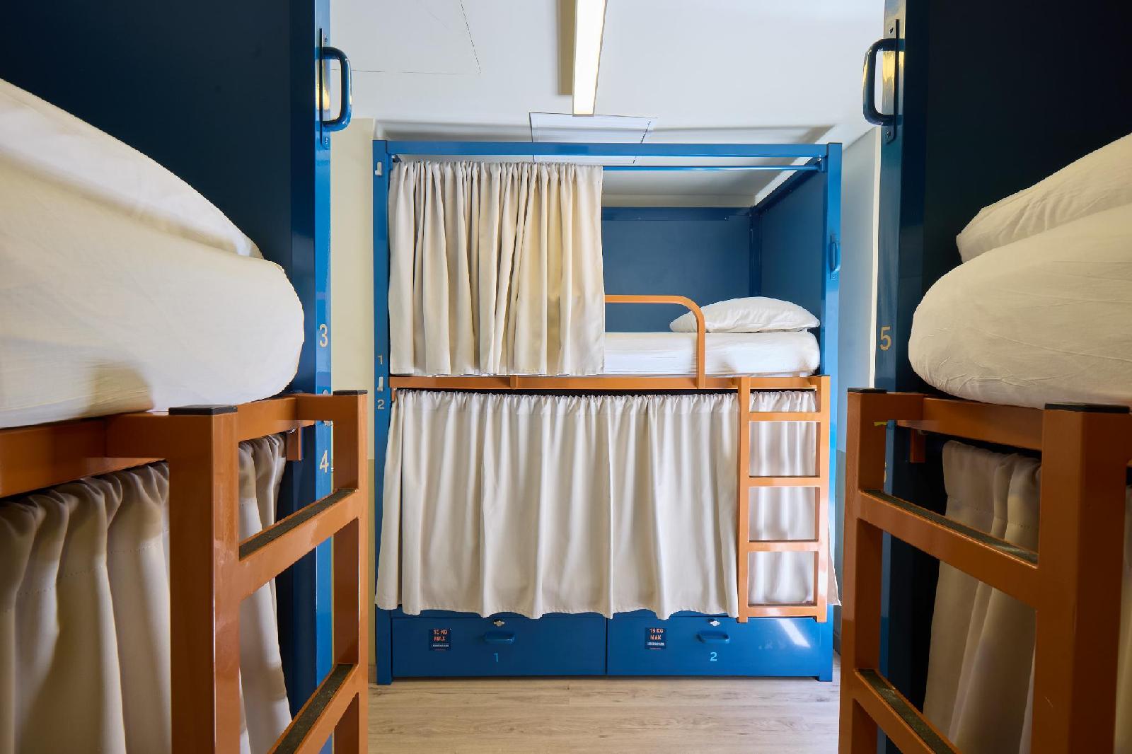 Latroupe Poblenou Beach hostel