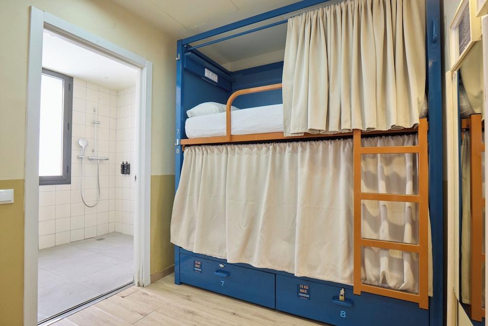 Latroupe Poblenou Beach hostel