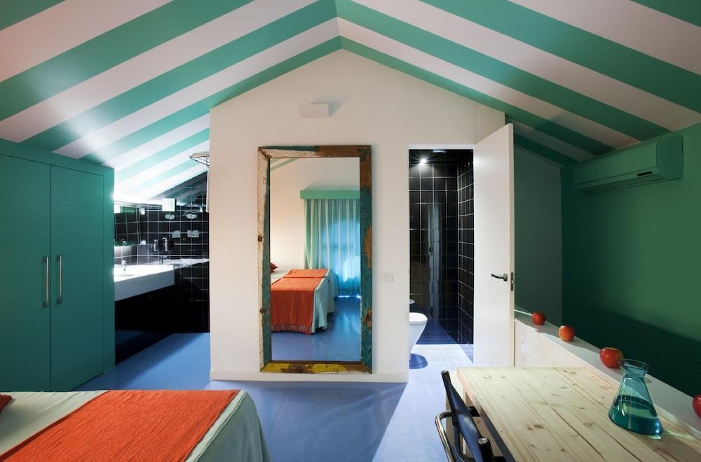 Latroupe Poblenou Beach hostel