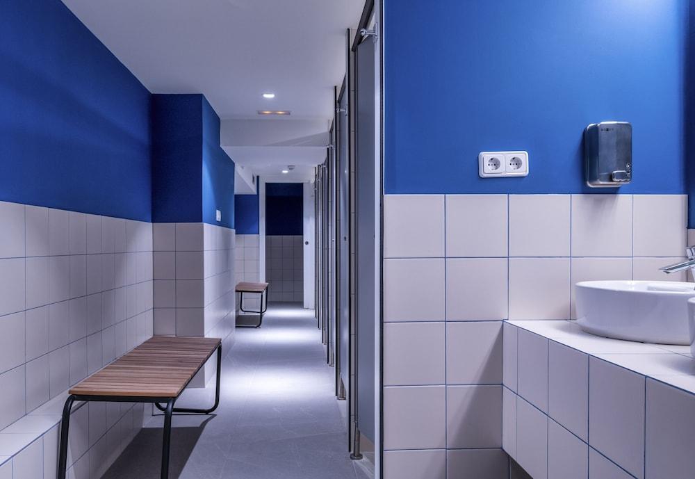 Latroupe Poblenou Beach hostel