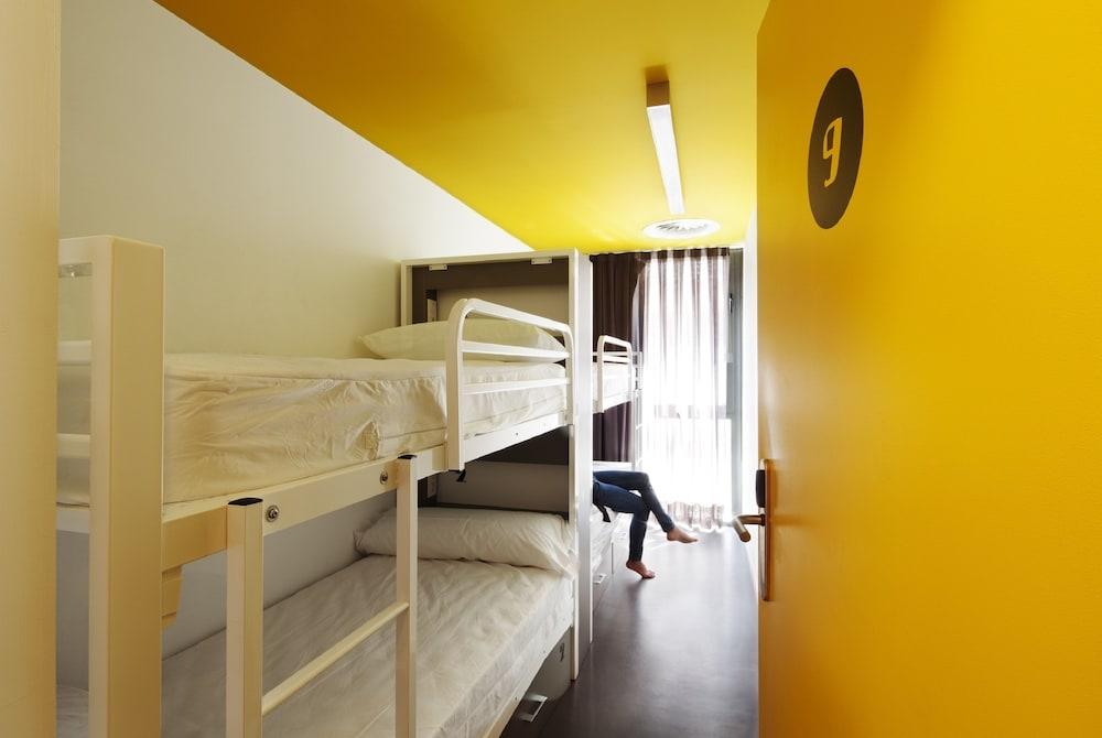 Latroupe Poblenou Beach hostel