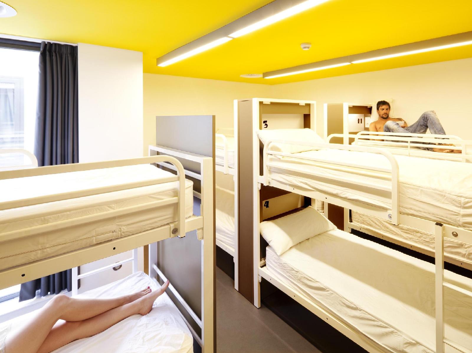 Latroupe Poblenou Beach hostel