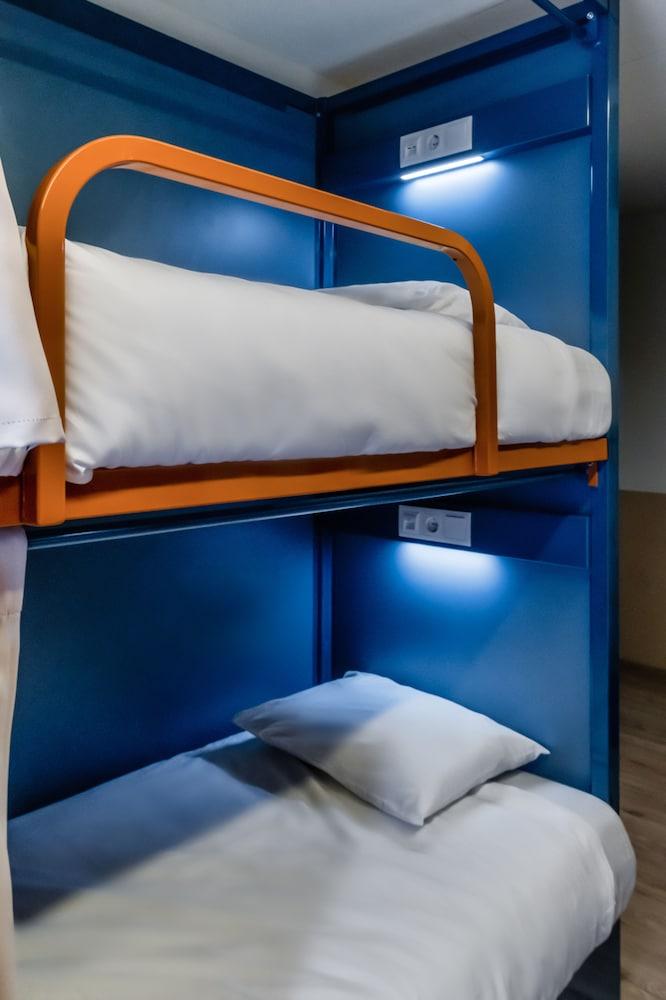 Latroupe Poblenou Beach hostel