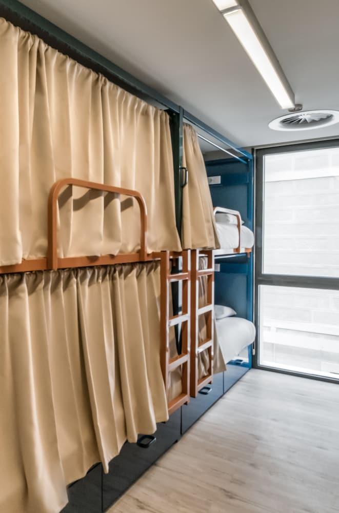 Latroupe Poblenou Beach hostel