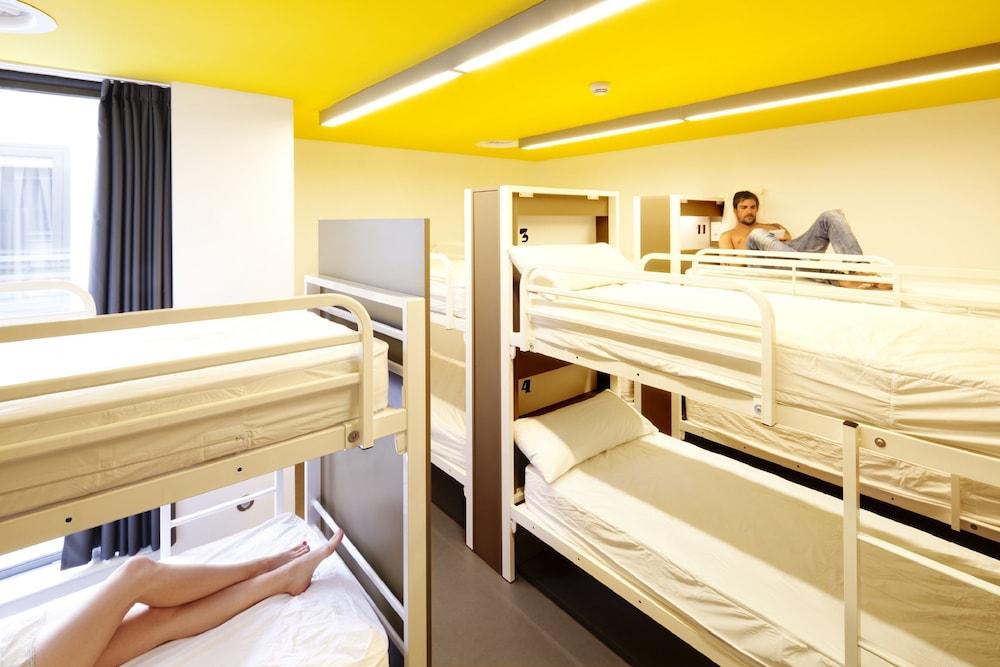 Latroupe Poblenou Beach hostel