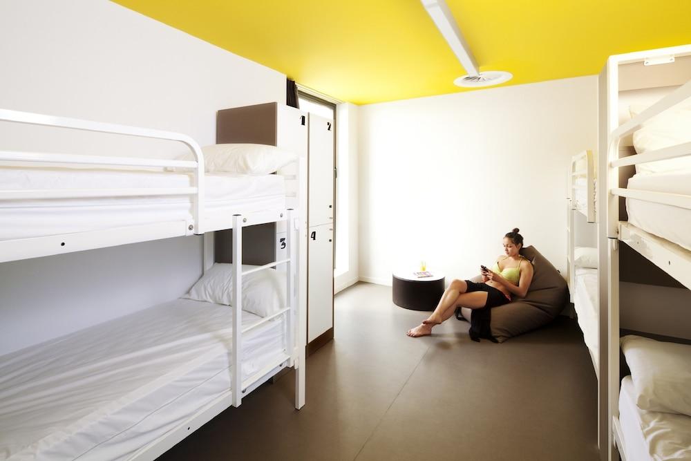 Latroupe Poblenou Beach hostel