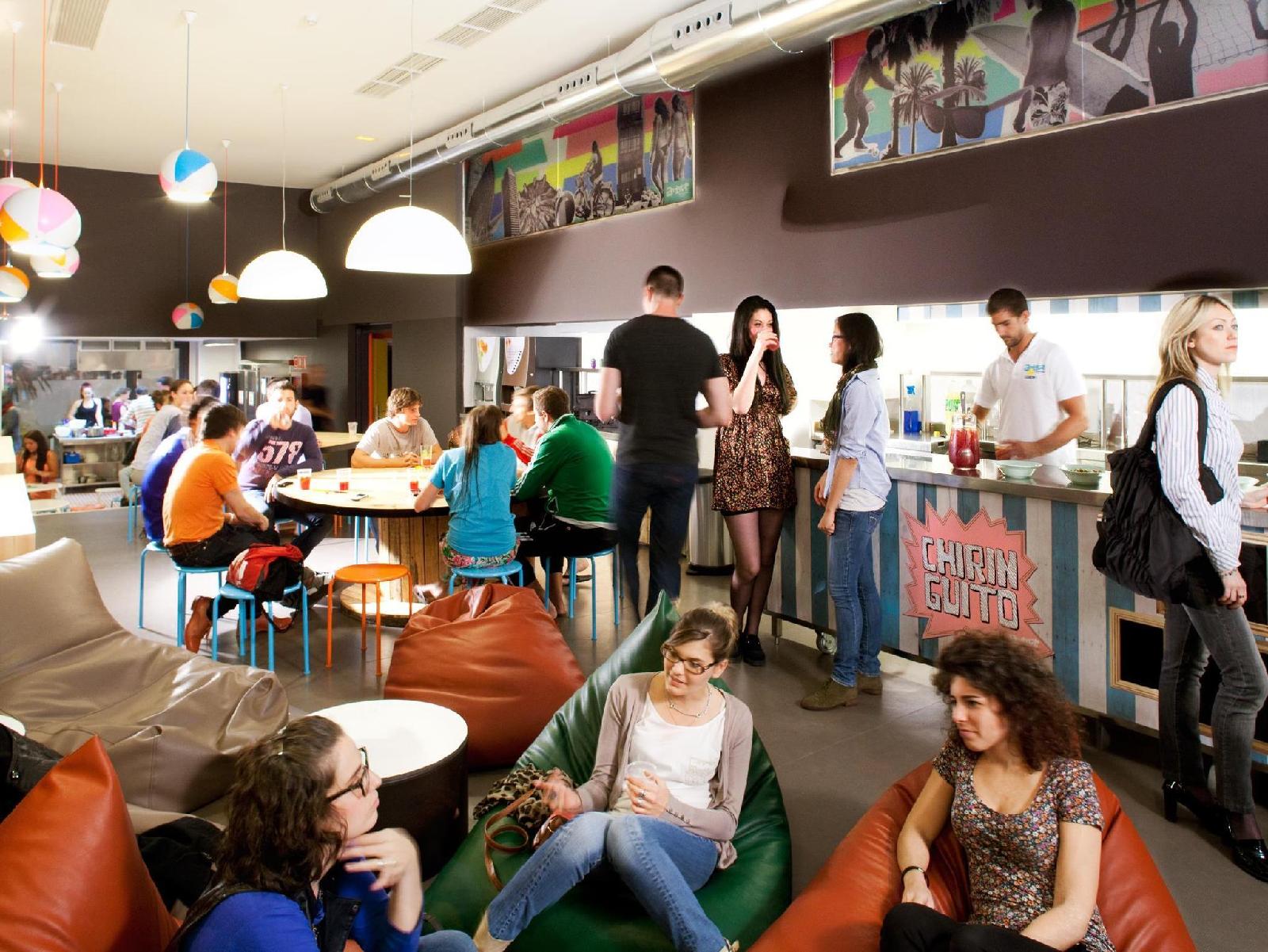 Latroupe Poblenou Beach hostel
