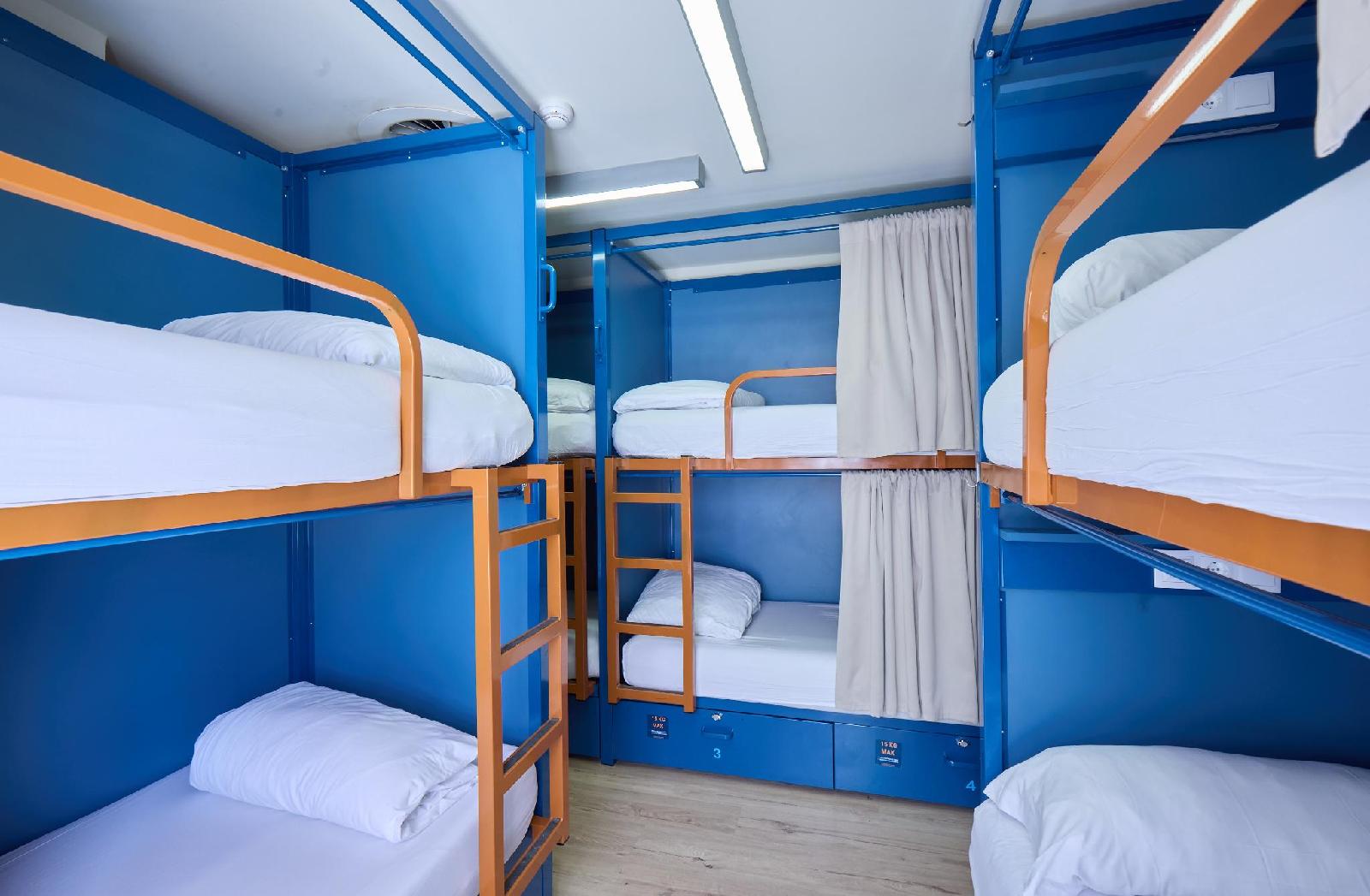Latroupe Poblenou Beach hostel