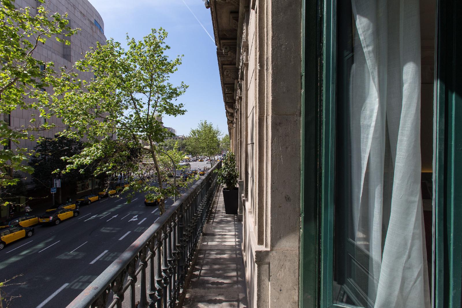 Izaila Plaza Catalunya