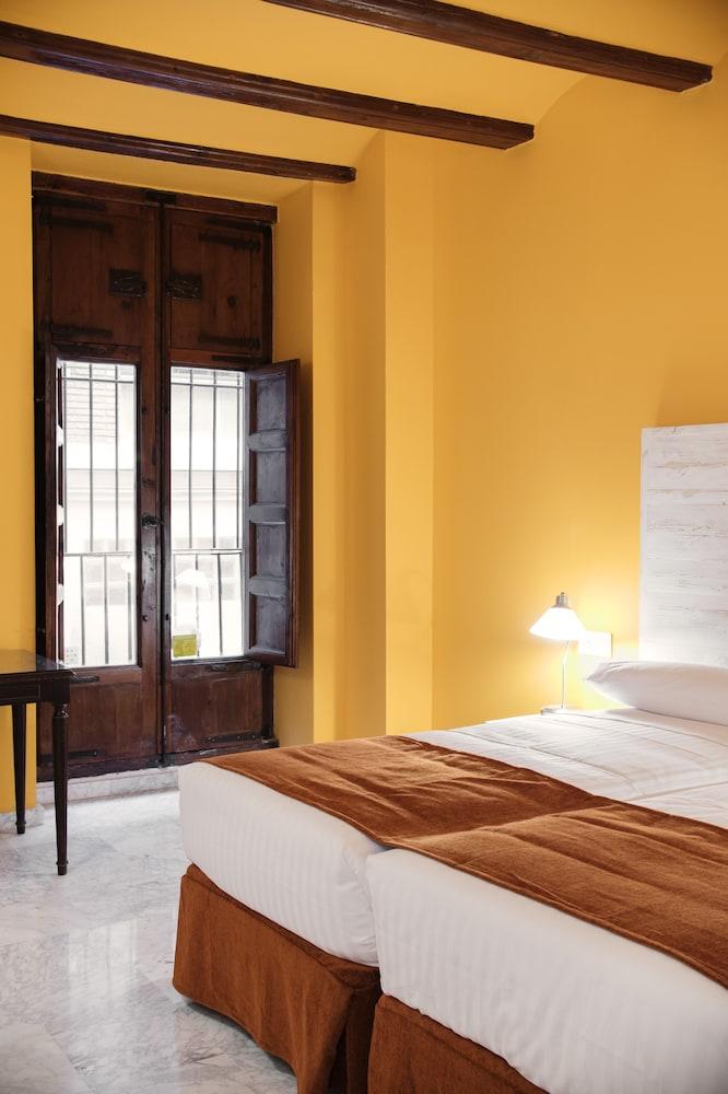 Hotel Ad Hoc Carmen