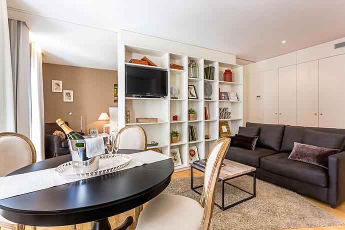 Urban District Apartments - Rambla Suites & Pool