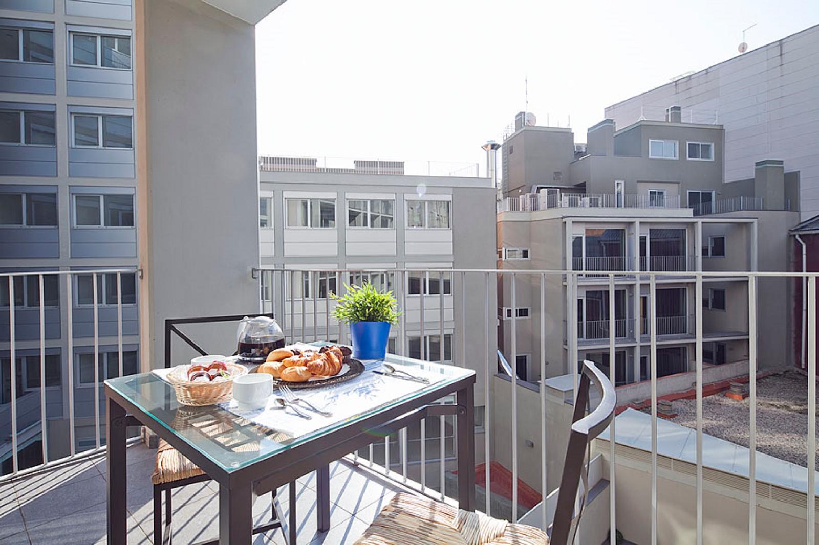 Charmsuites Paralel