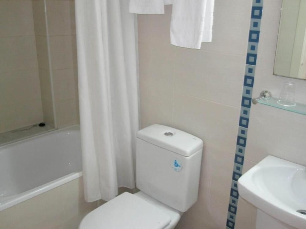 Hotel Blauet By Bossh Hotels