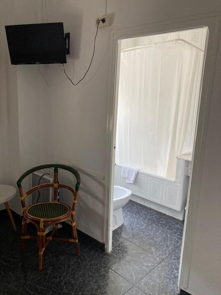 Malvarrosa Beach Rooms