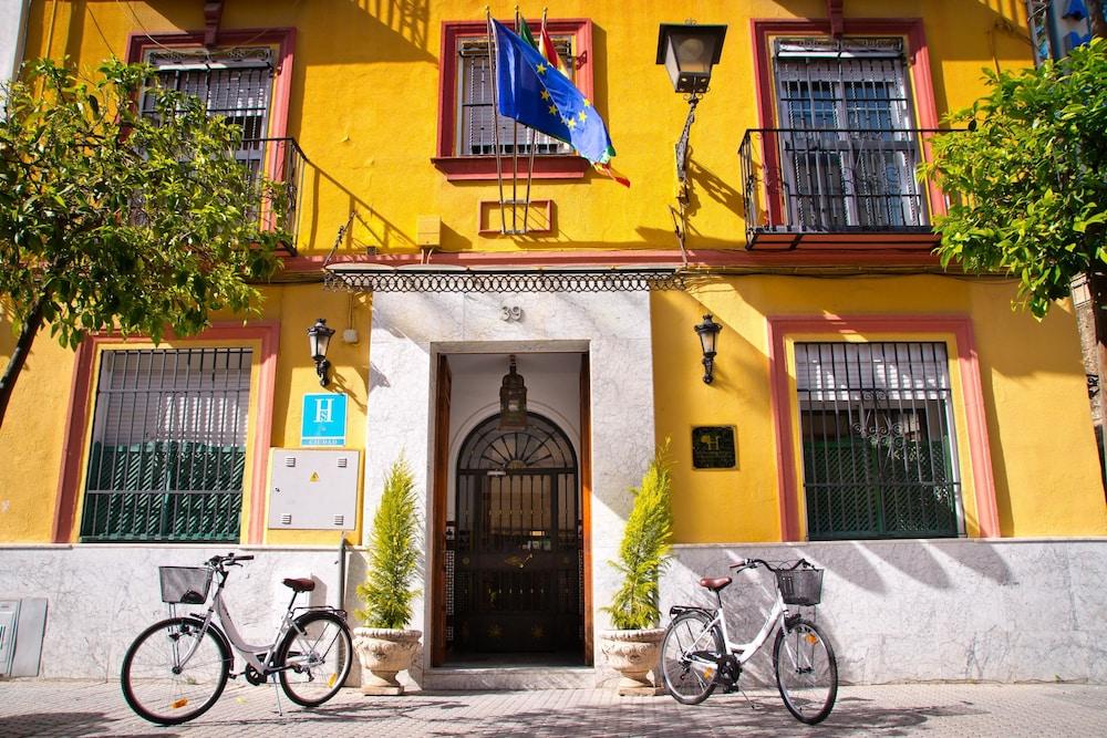 Hostal La Muralla
