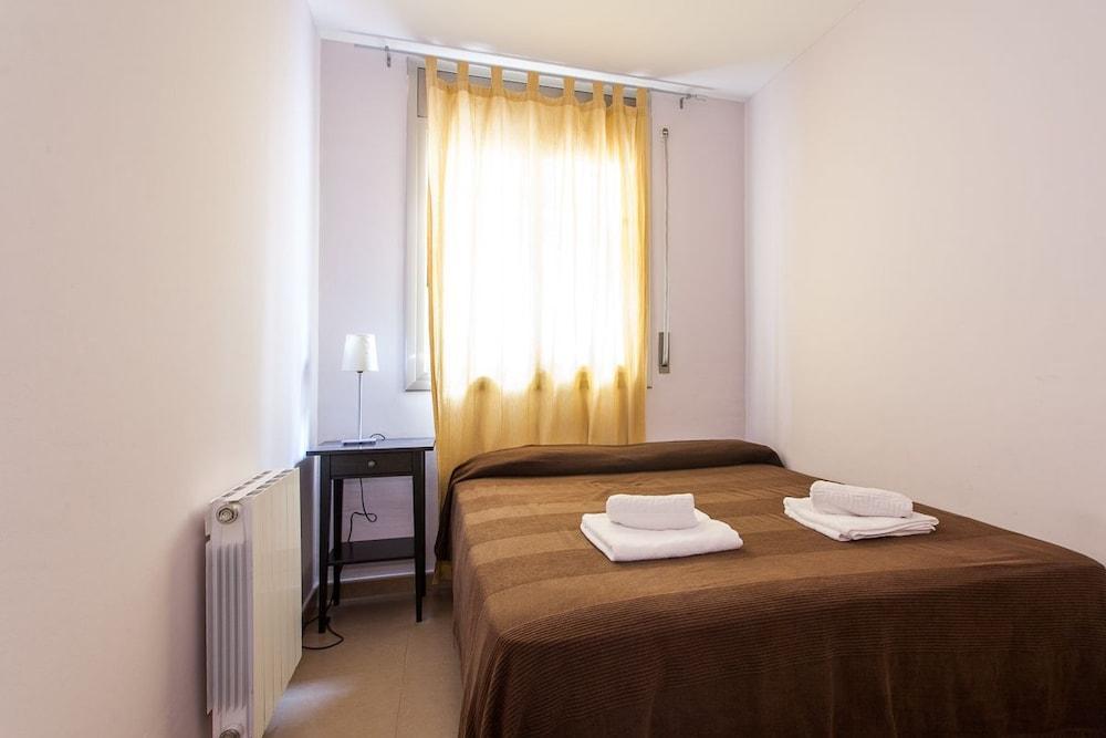 Inside Barcelona Apartments Salvà