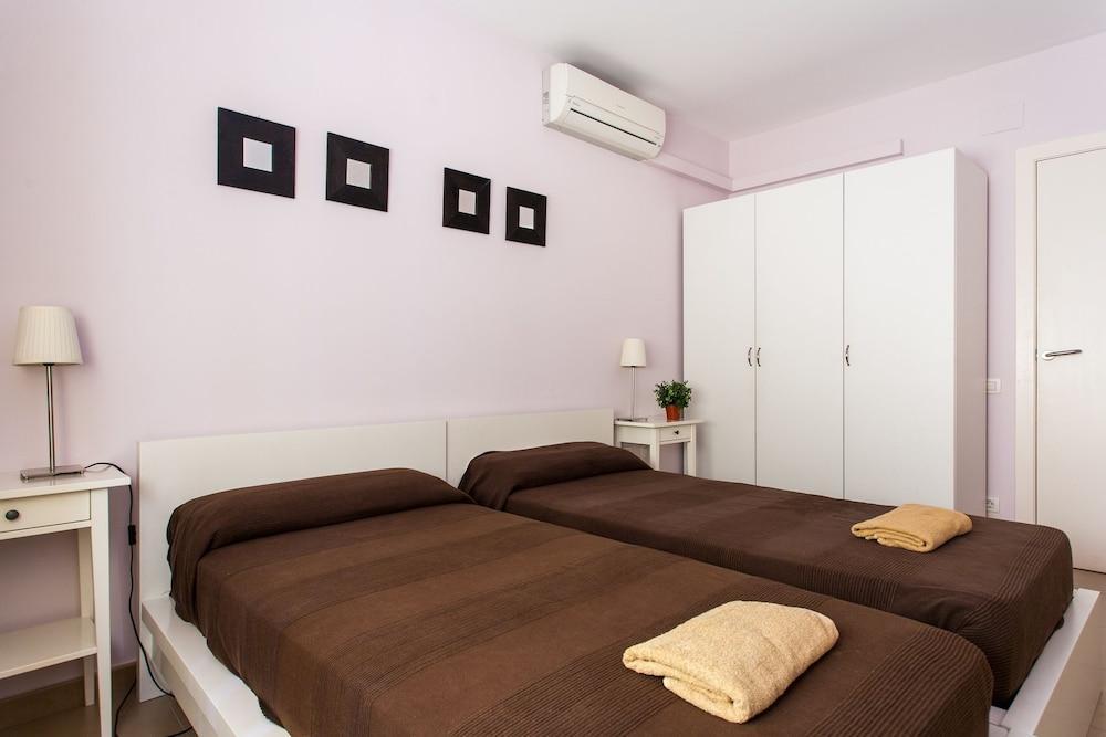Inside Barcelona Apartments Salvà