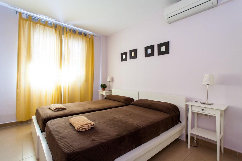 Inside Barcelona Apartments Salvà