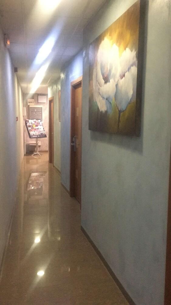 Hostal Drassanes