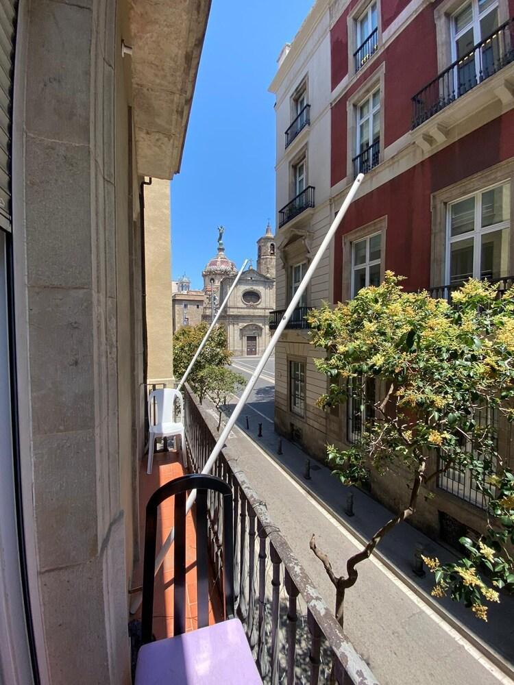 Hostal Drassanes