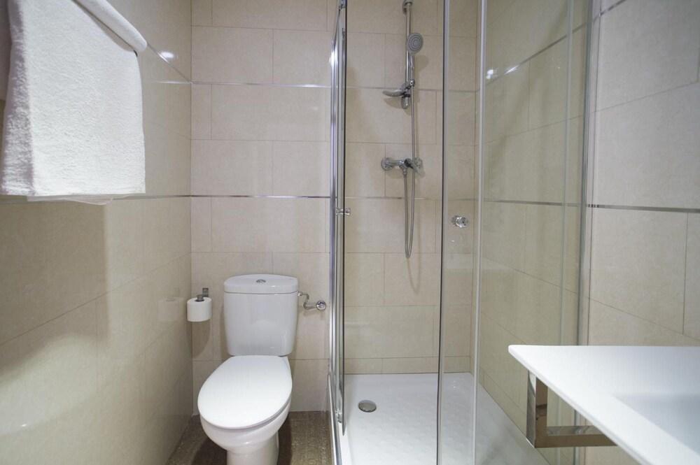 Hostal Drassanes