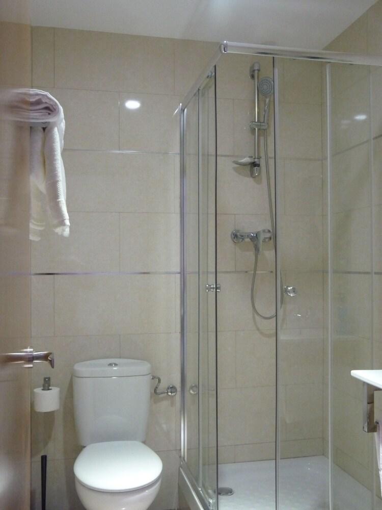 Hostal Drassanes