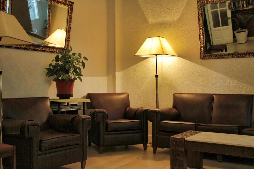 Hostal Excelsior